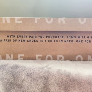 TOMS Classic Red Mahogony Slip-ons